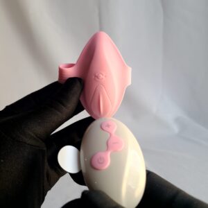 Vibrador as they fly L-9